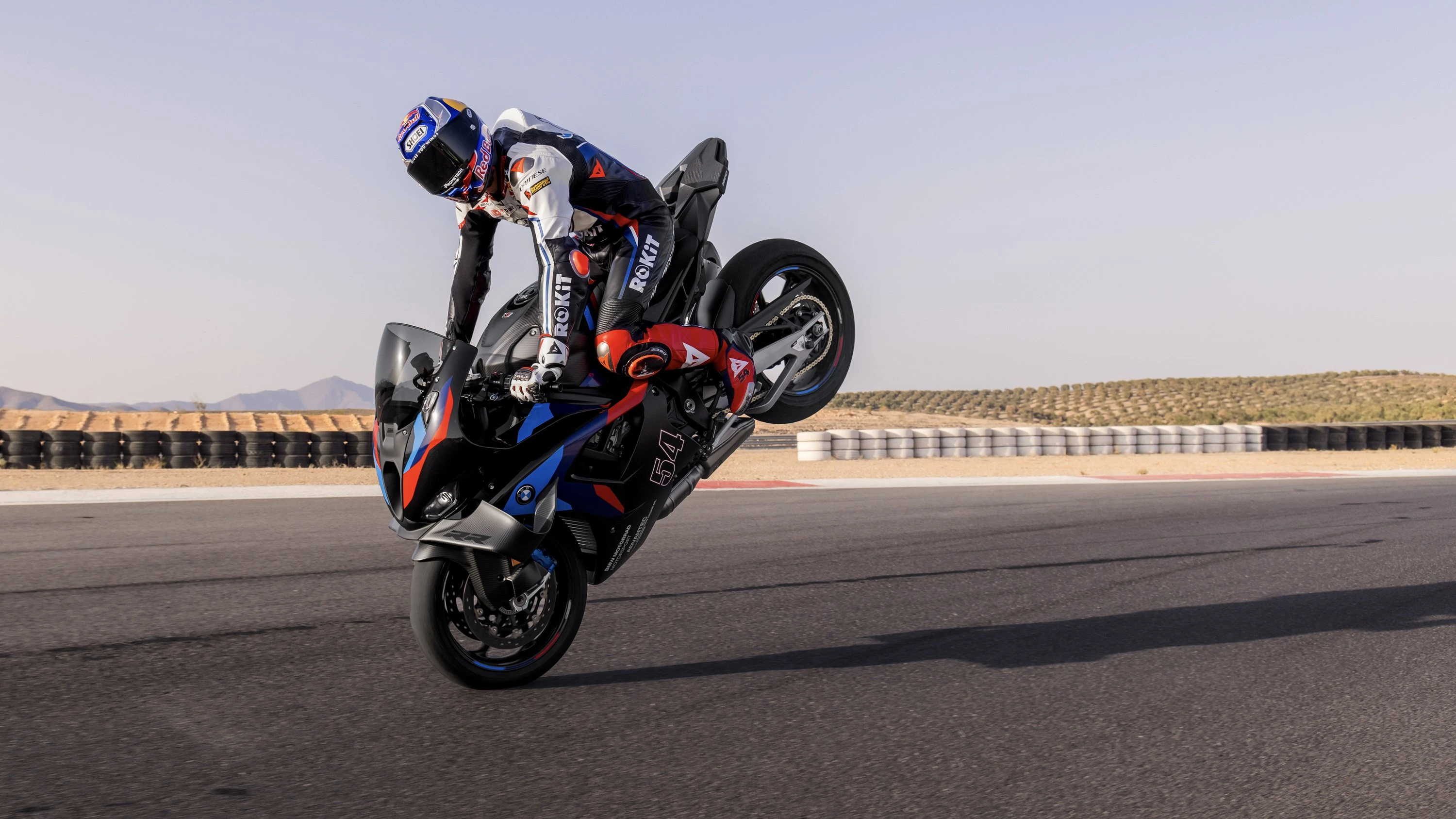 BMW yeni M 1000 RR'ı tanıttı!