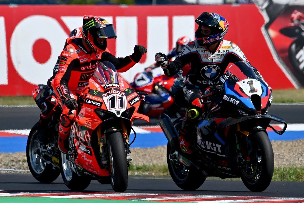 2025 WorldSBK Çekya | Toprak 2, Bulega 1 yarış kazandı