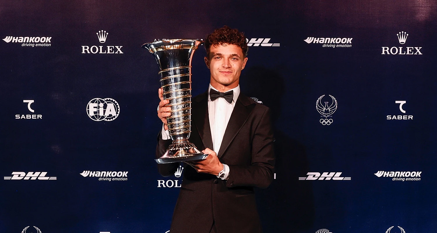 Lando Norris, şampiyonluk kupasını aldı!
