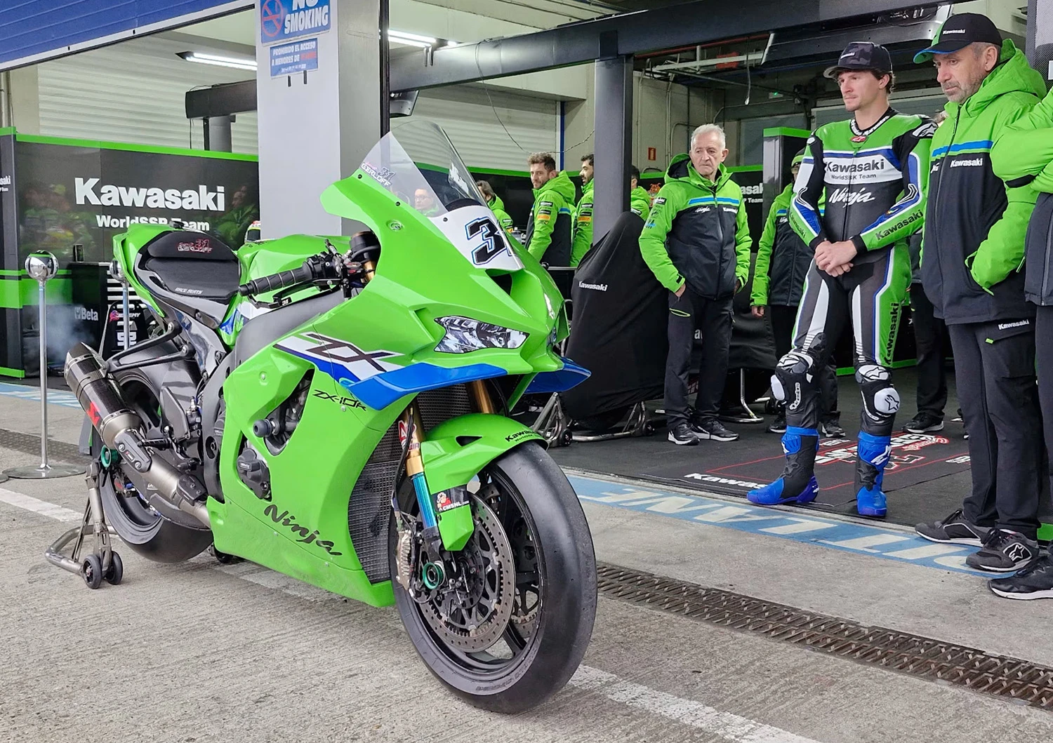 Kawasaki, 2026 WorldSBK için Ninja ZX-10RR’yi yeniledi
