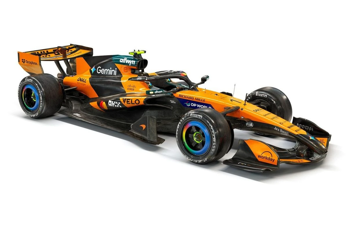 McLaren, 2026 F1 aracı MCL40’ı tanıttı