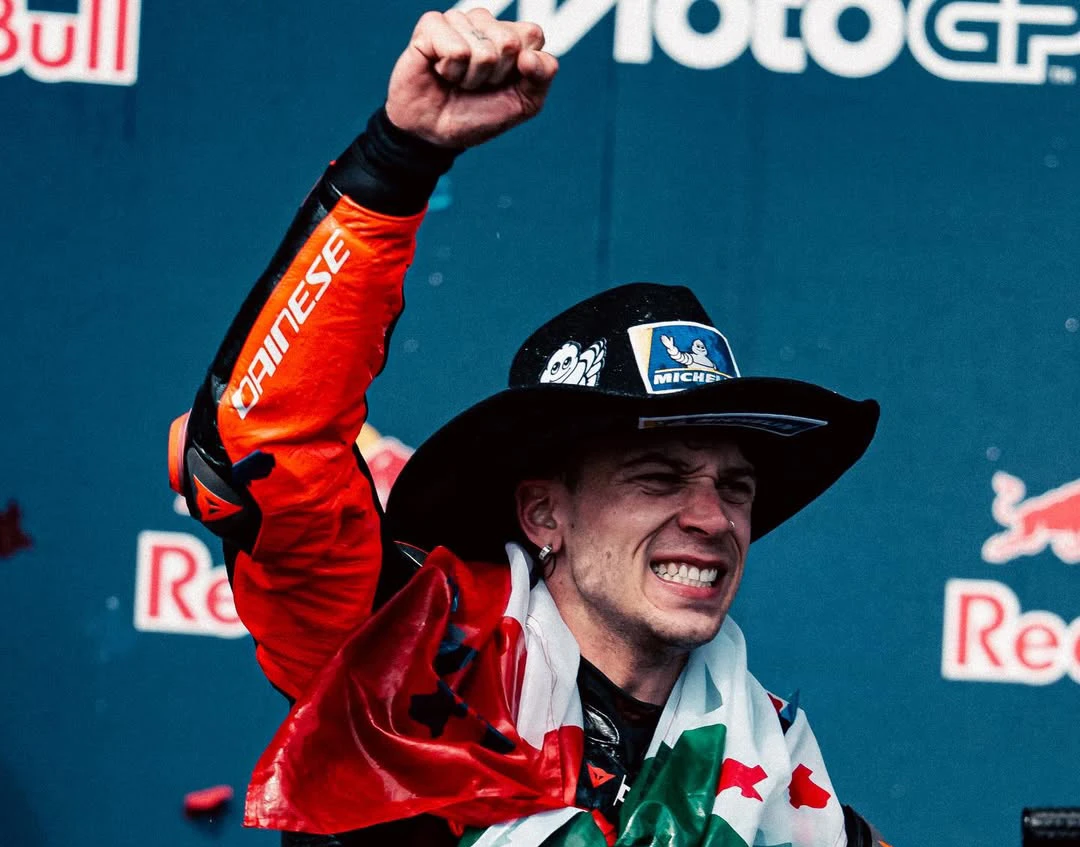 Bezzecchi tarih yazdı! Üst üste 5 zafer, 121 tur liderlik!