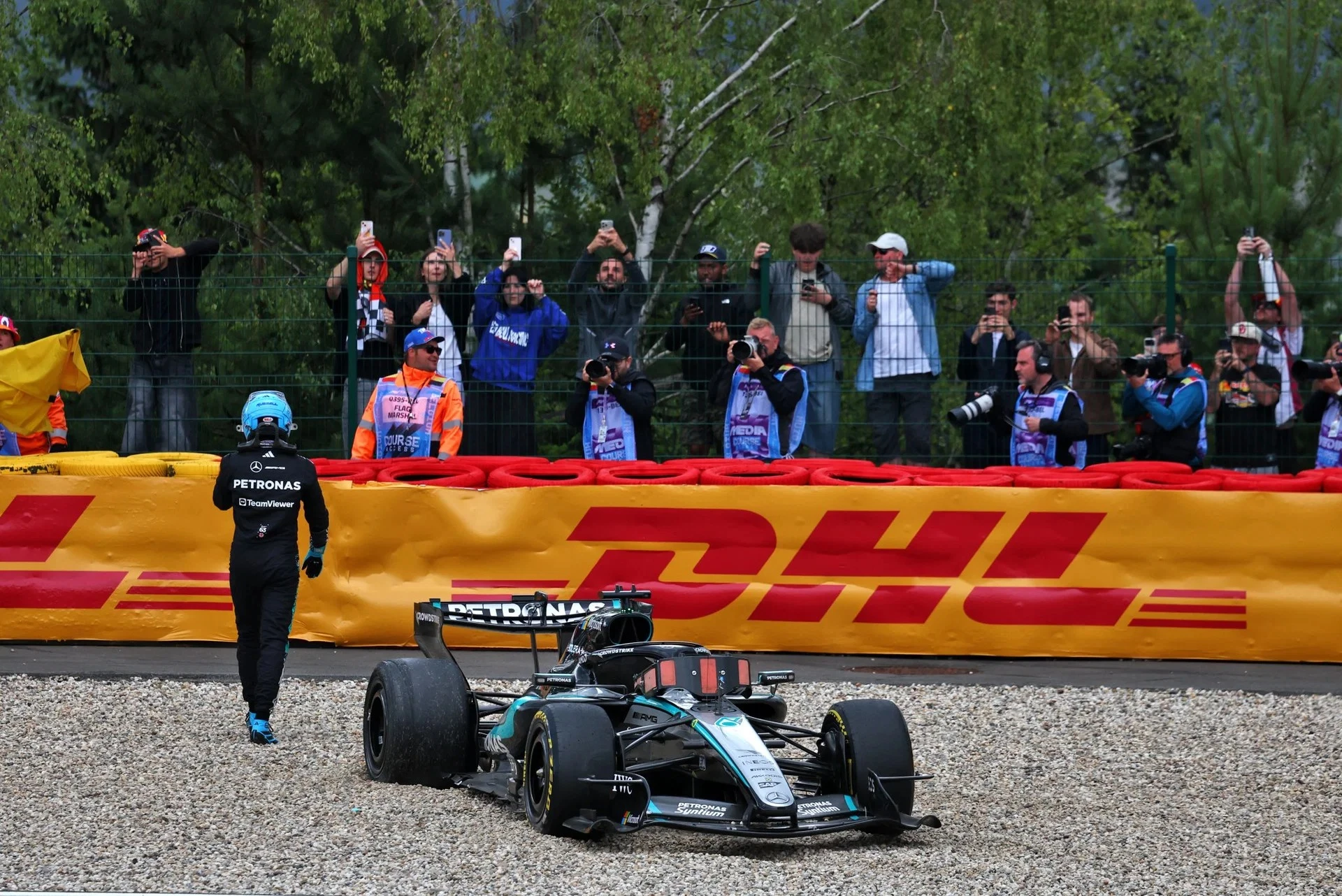 Mercedes'ten George Russell İçin Yazılım Çözümü
