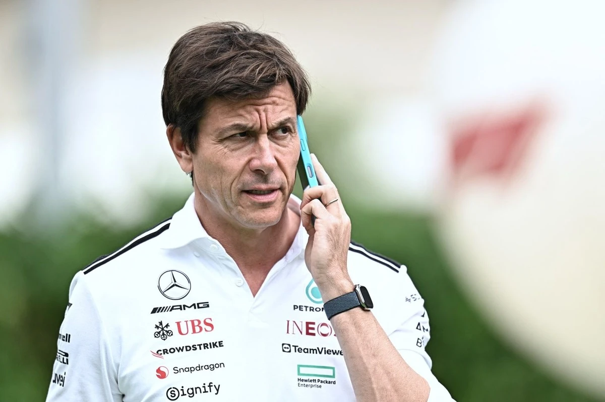 Toto Wolff: "Kimi'yi Favori İlan Etmek İçin Çok Erken"