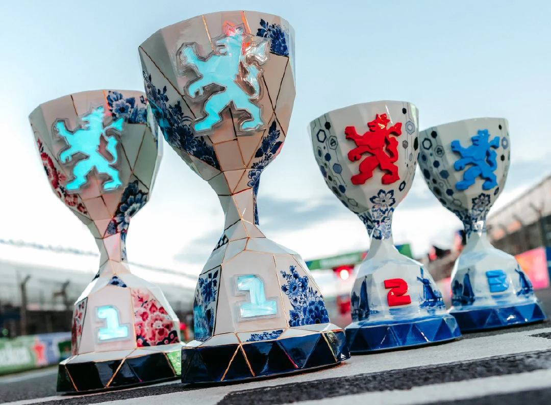 HOLLANDA GRAND PRIX'SİNDE SON YARIŞIN KUPALARI TANITILDI