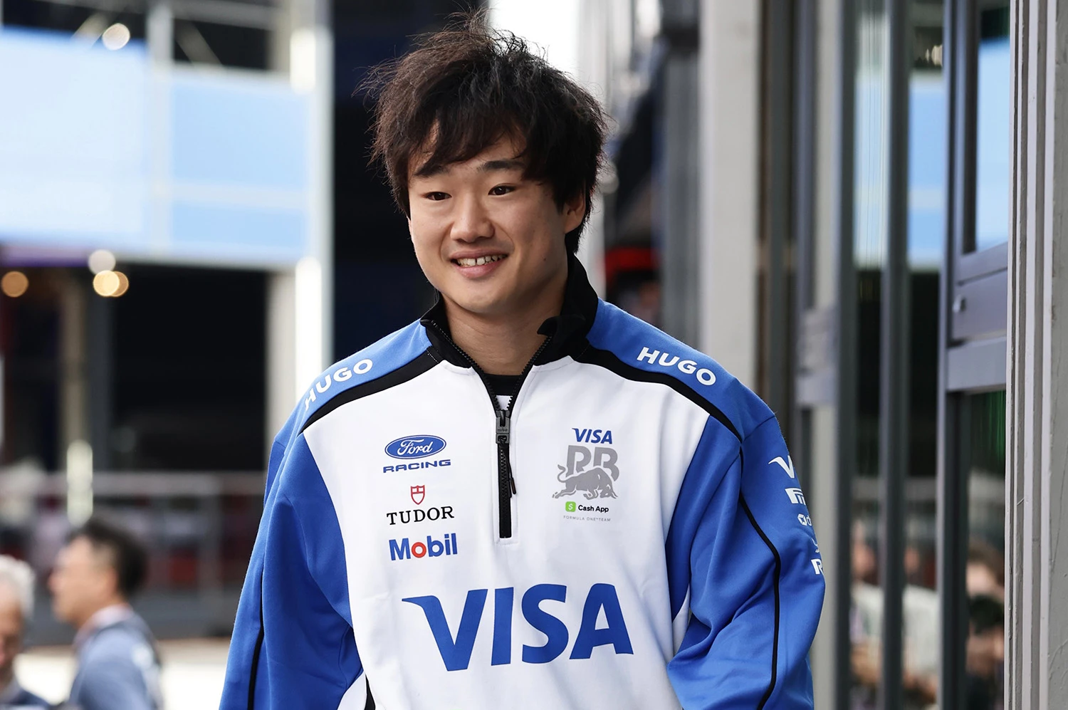 YUKI TSUNODA: "YUNANİSTAN'DA SAHİLDEYKEN ARADILAR"