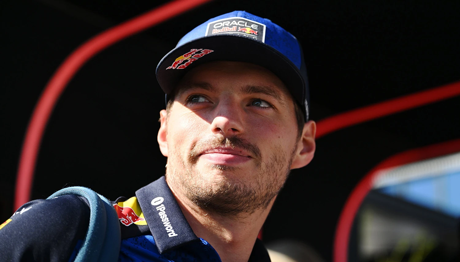 VERSTAPPEN: "ARAÇ KANGURU GİBİ ZIPLARKEN İSTİKRARLI OLAMAZSINIZ!"