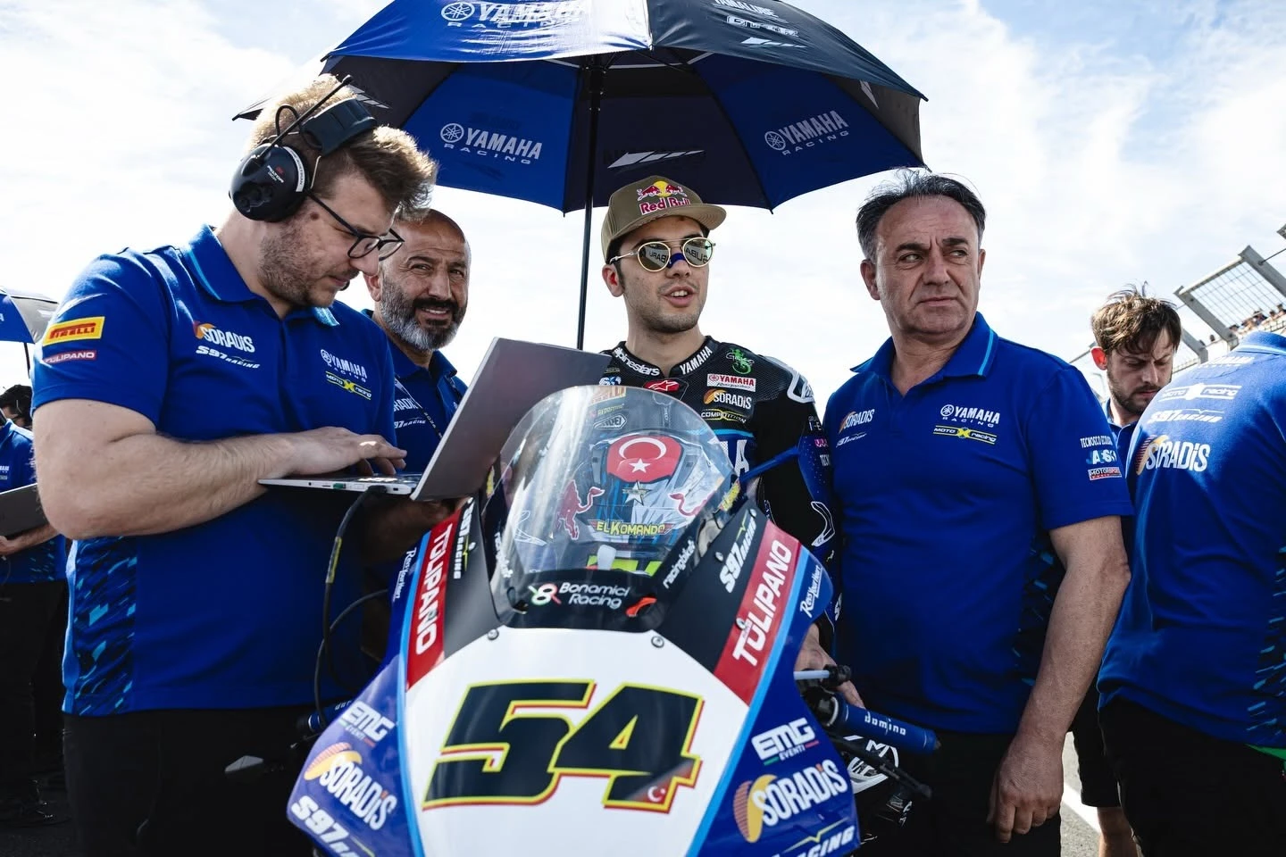 MOTOXRACING PATRONU: YAMAHA YETERLİ DESTEĞİ GÖSTERMİYOR