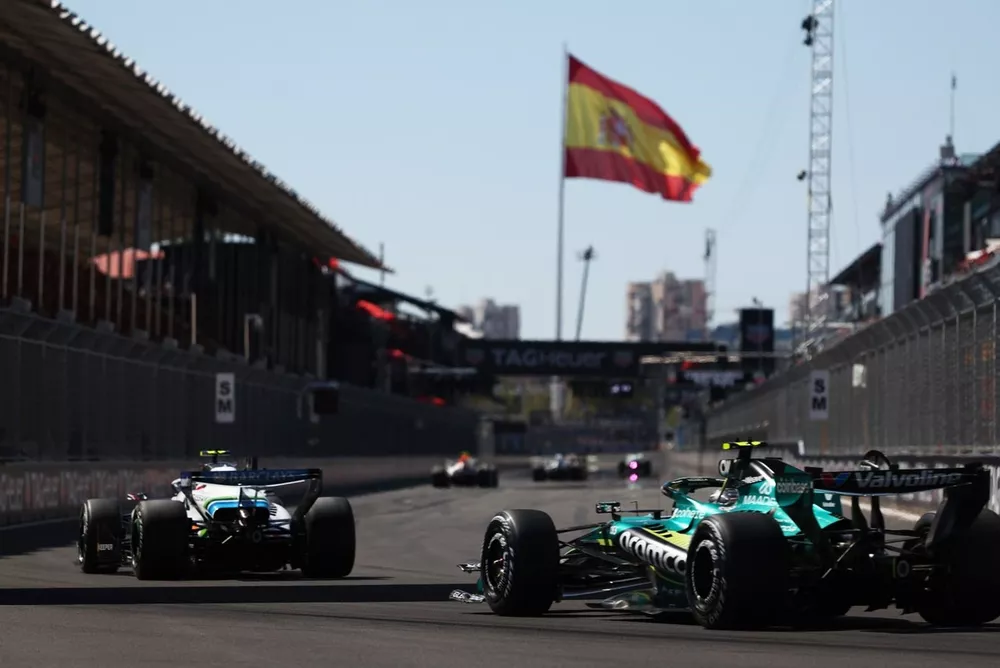 FERNANDO ALONSO VE CARLOS SAINZ MADRID'DE BİRBİRİNE GİRDİ