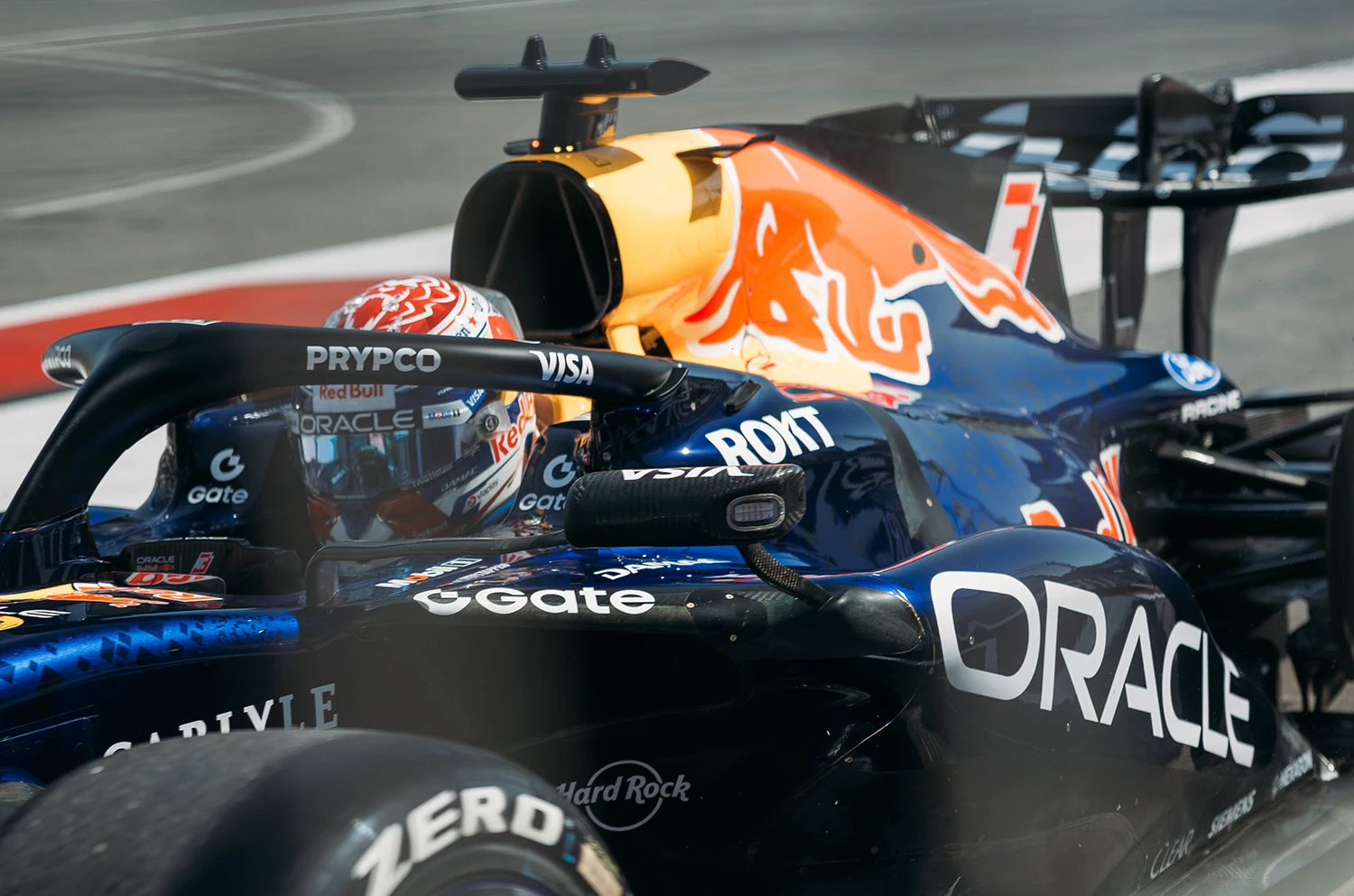 VERSTAPPEN: "CESARET VERİCİ BİR BAŞLANGIÇ!"