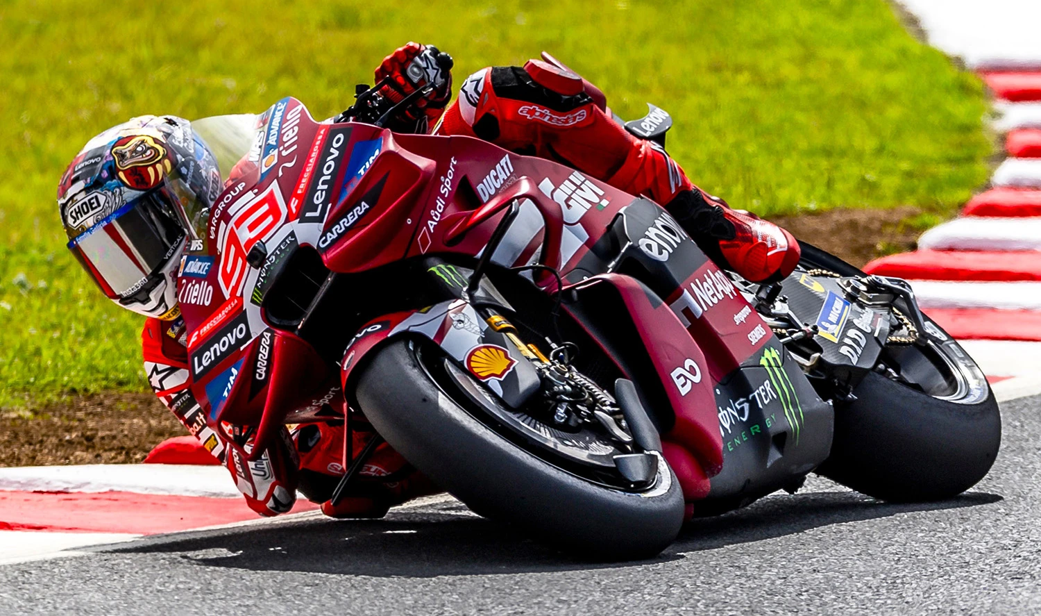 MARC MARQUEZ: "GEÇEN YILKİ ŞAMPİYONLUK ÜZERİMDEKİ BASKIYI ALDI!"