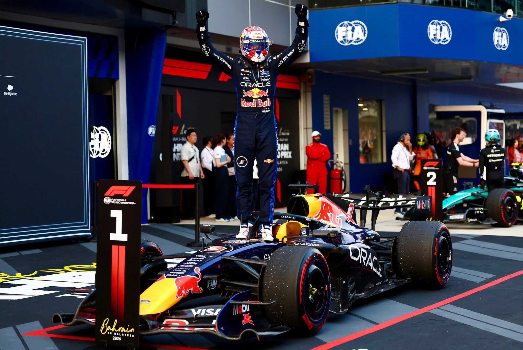 MAX VERSTAPPEN: "KENDİ MOTORUMUZLA İLK YILIMIZDA KAZANMAK İNANILMAZ!"