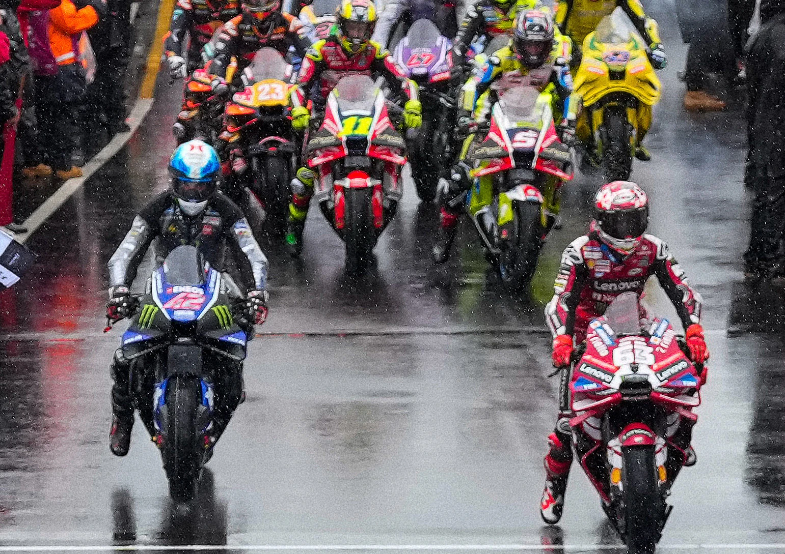 PHILLIP ISLAND'DA HAVA MUHALEFETİ ENGELİ