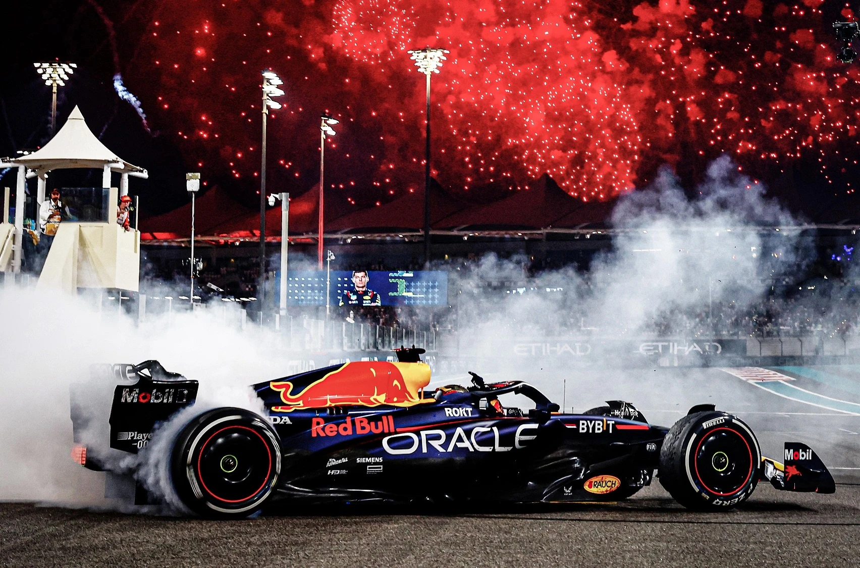 F1 Abu Dabi | Son yarışta da kazanan değişmedi, yeni rekorlar geldi