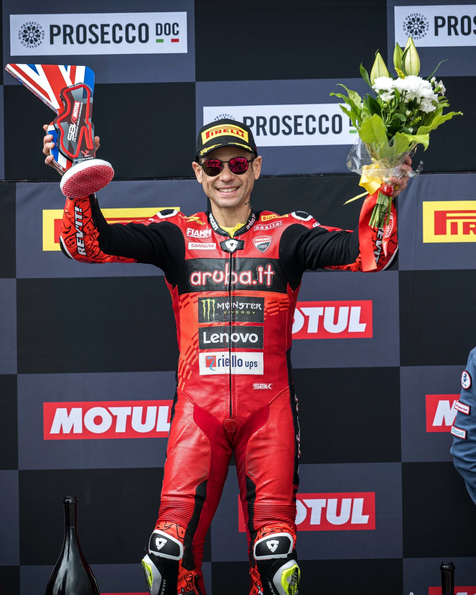 WorldSBK Donington Park | Toprak’tan 2. hat-trick gallery image 1