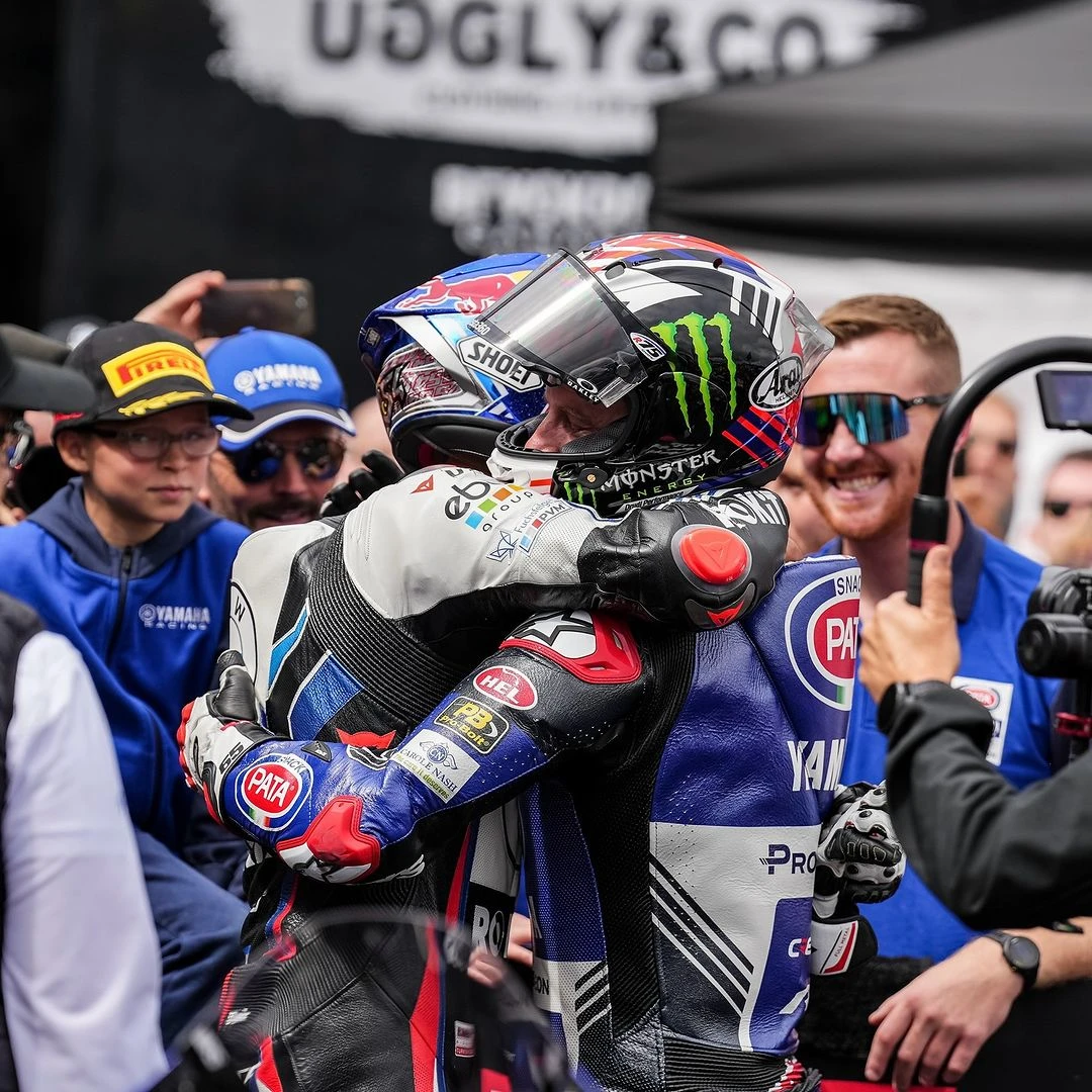 WorldSBK Donington Park | Toprak’tan 2. hat-trick gallery image 7