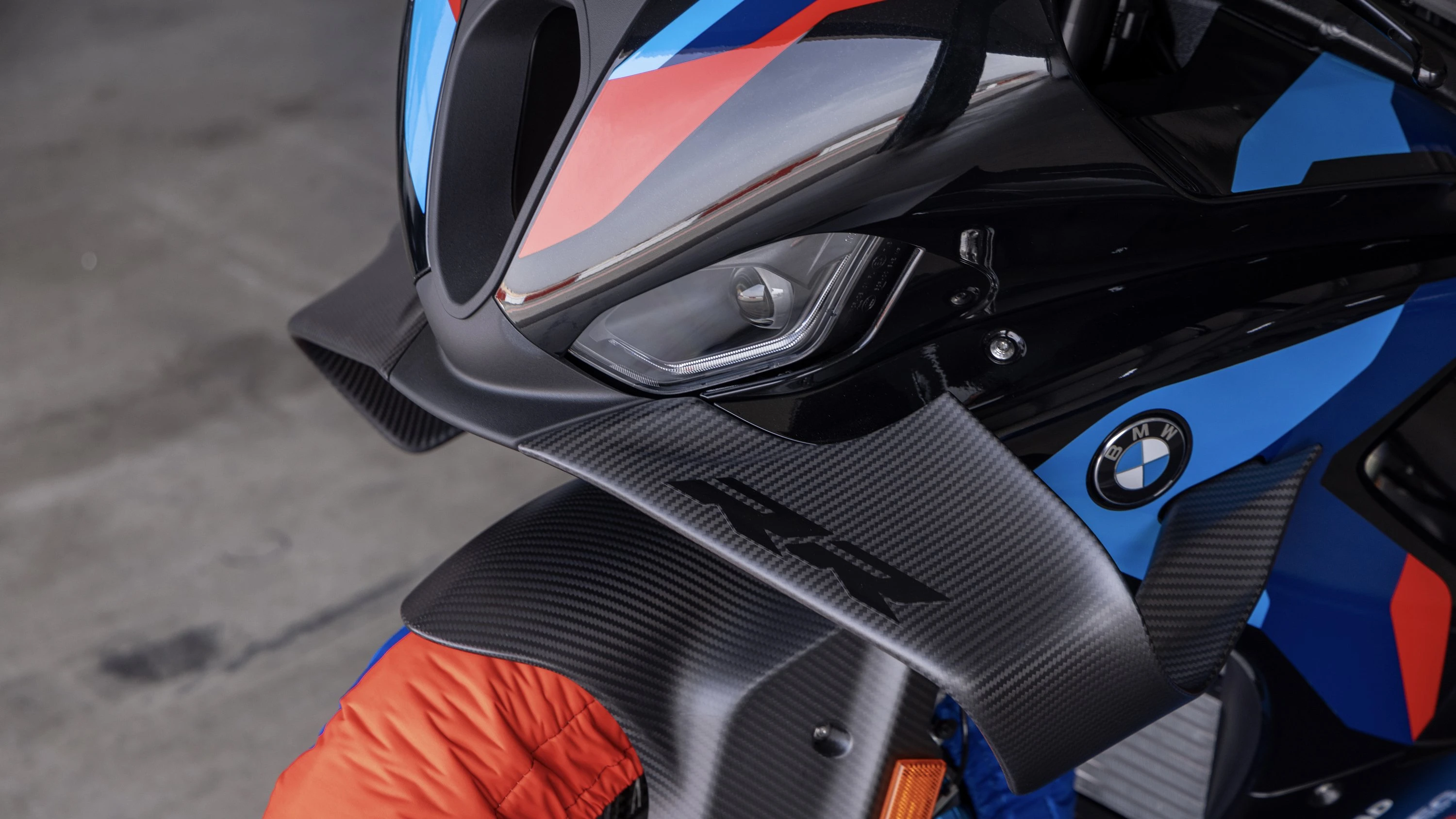 BMW yeni M 1000 RR'ı tanıttı! gallery image 6