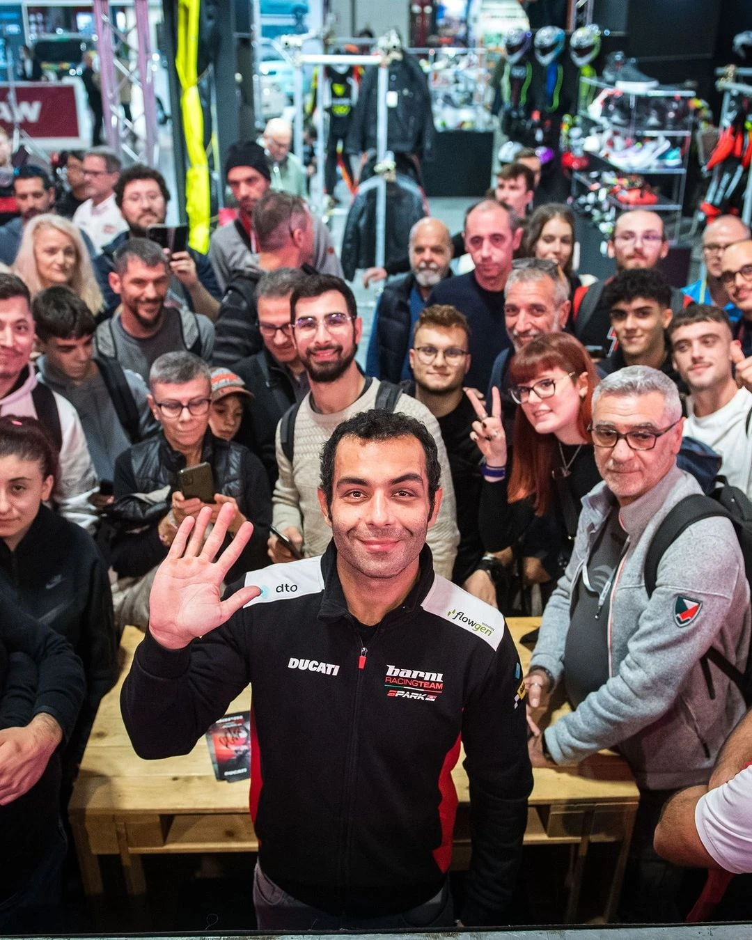 WorldSBK sürücüleri EICMA'da sezonu değerlendirdiler gallery image 2