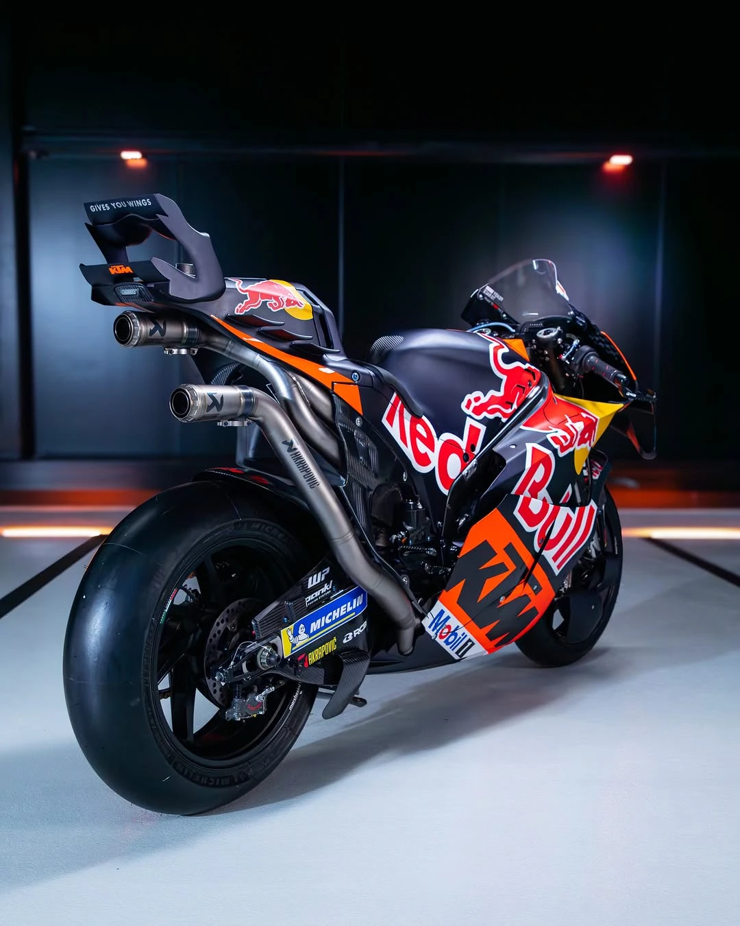 KTM ve Tech3, 2025 motosikletini tanıttı! gallery image 12