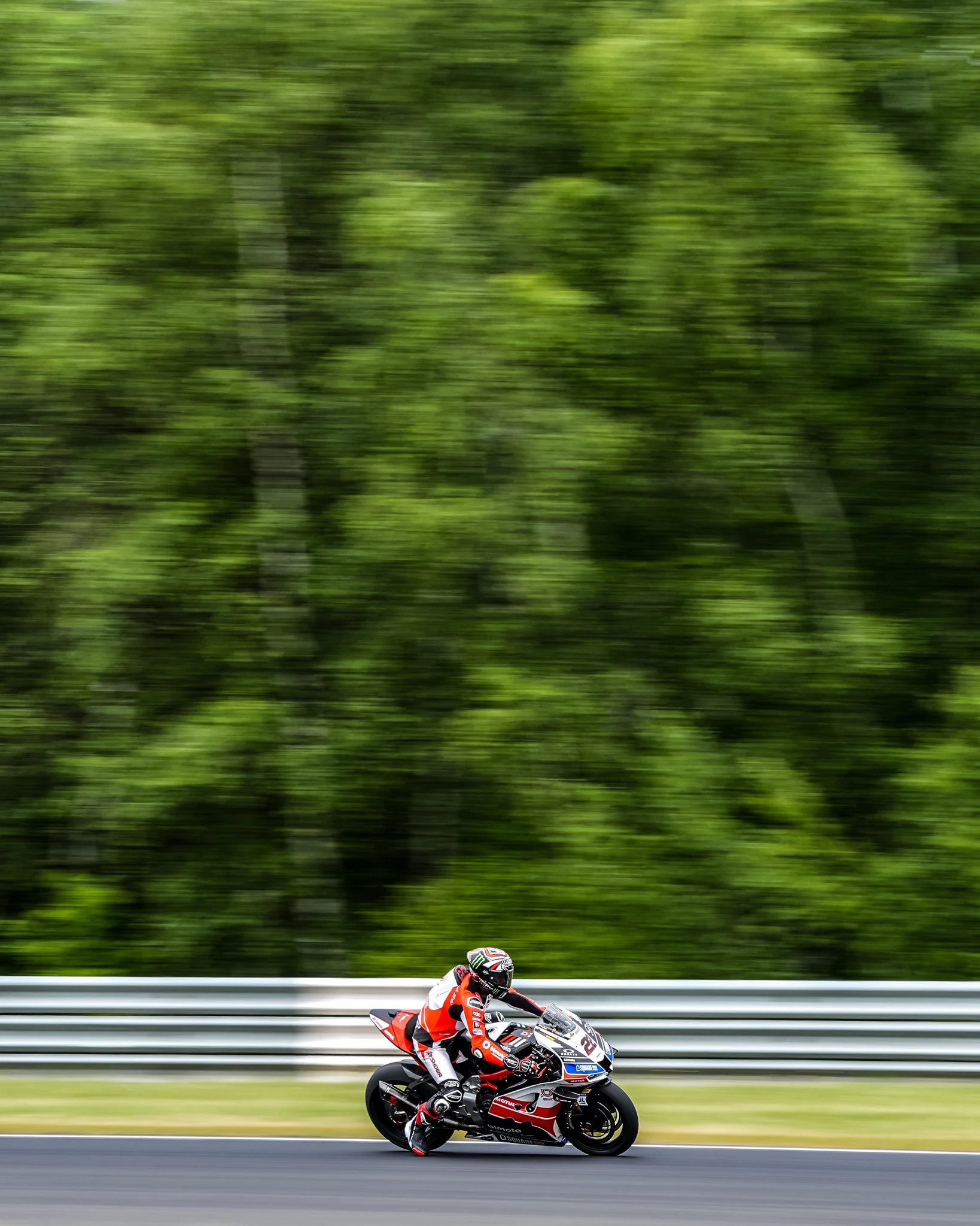 2025 WorldSBK Çekya | Toprak 2, Bulega 1 yarış kazandı gallery image 8