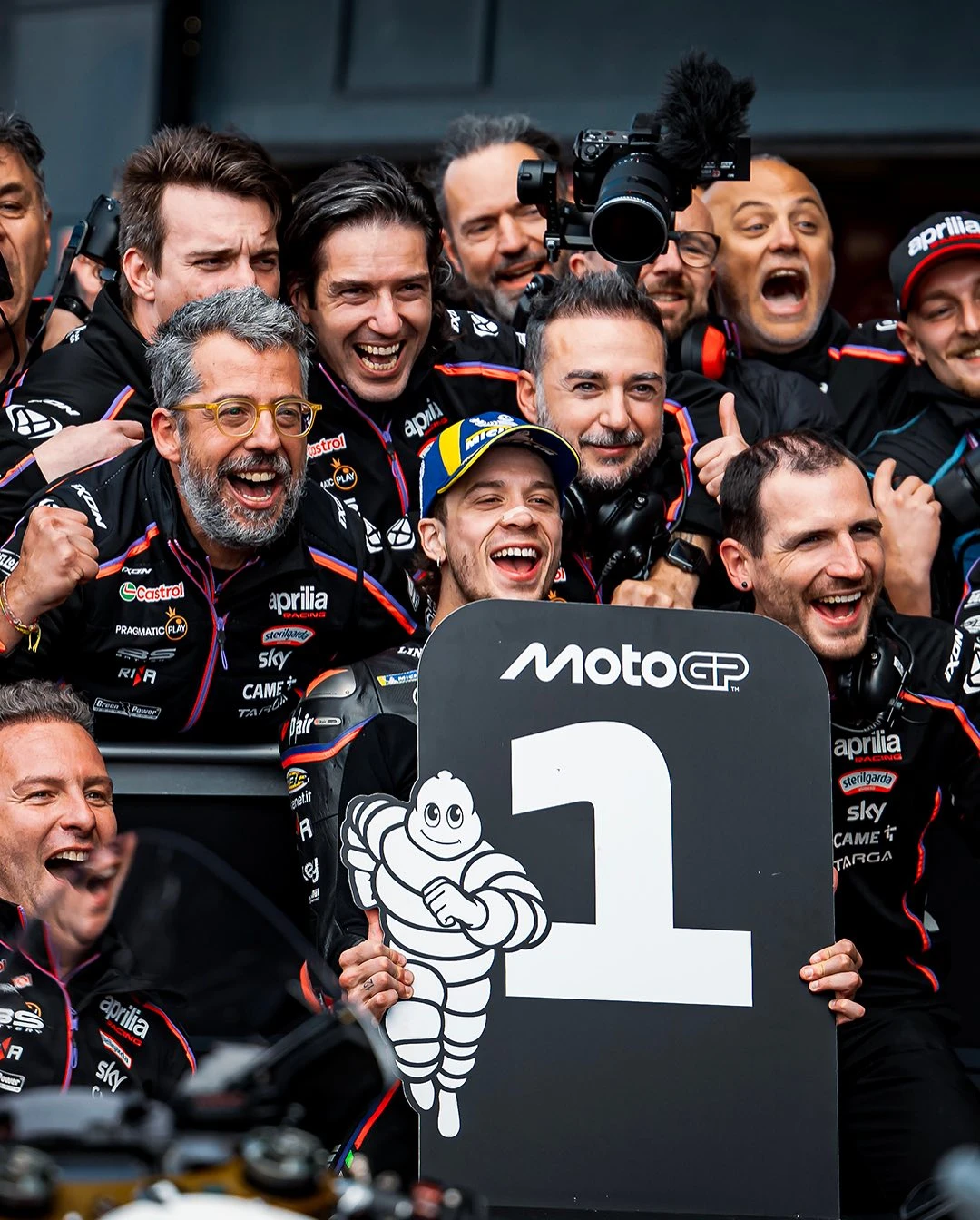 2025 MotoGP Silverstone | Bezzecchi, Aprilia ile ilk kez kazandı gallery image 3