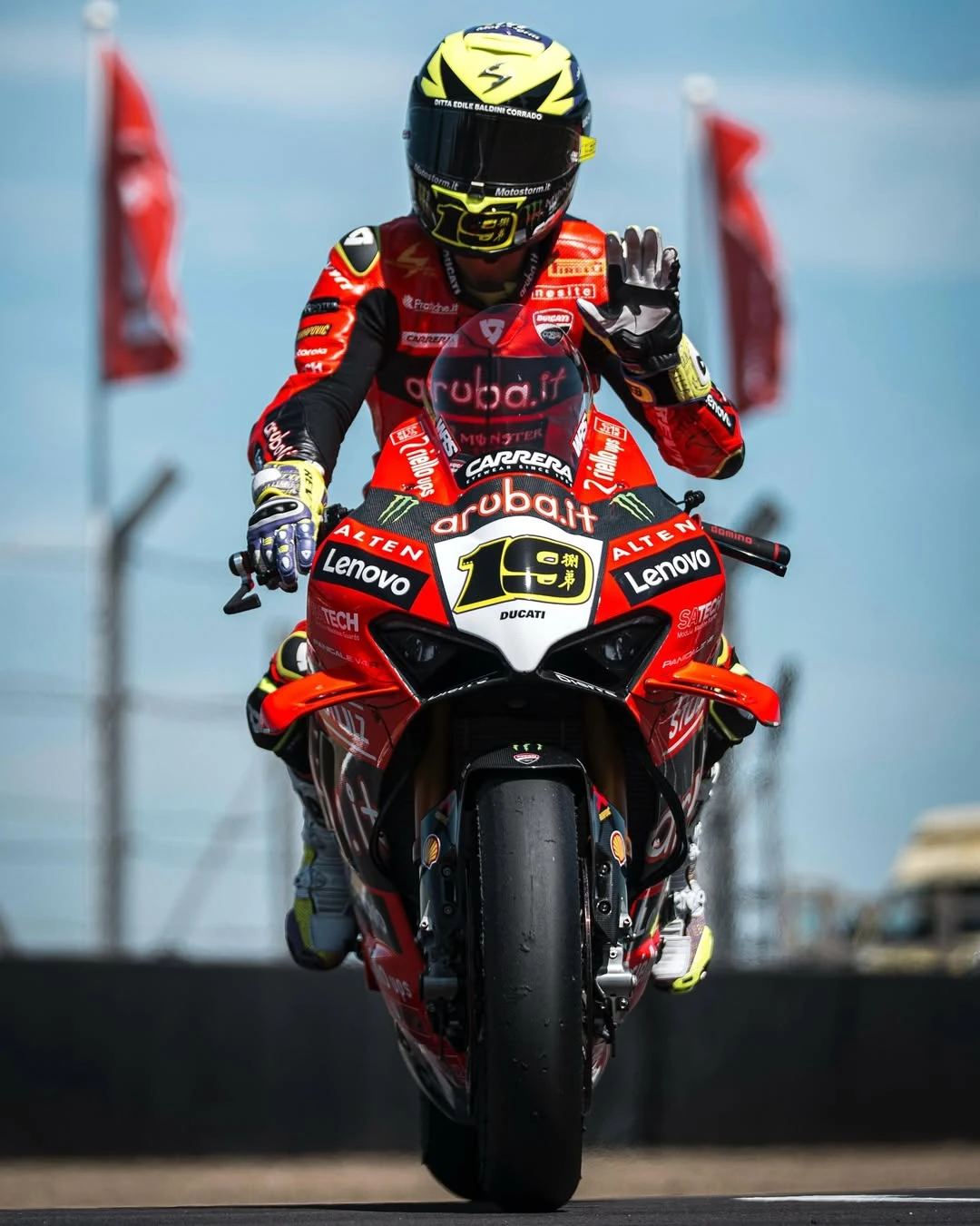 2025 WorldSBK Donington Park | Toprak'tan bir hat-trick daha! gallery image 7