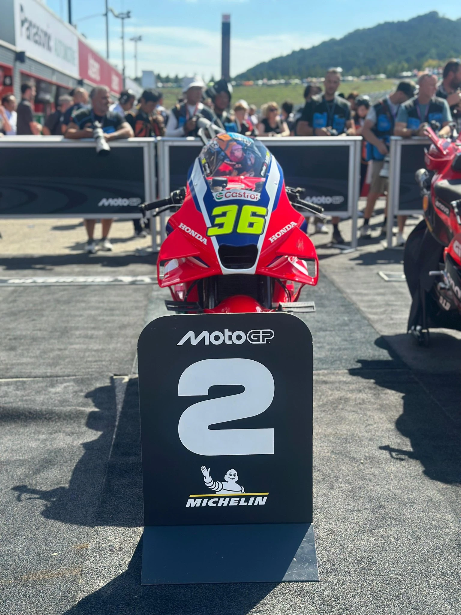 2025 MotoGP Japonya | Pecco kazandı, Marquez şampiyon! gallery image 8