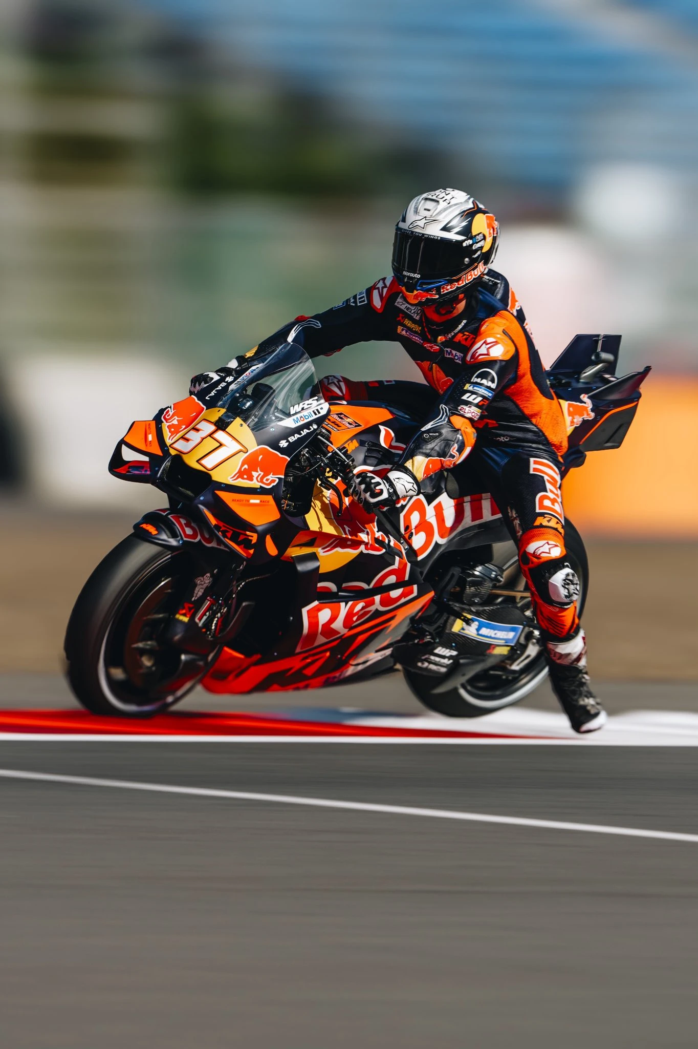 2025 MotoGP Endonezya | Aldeguer ilk kez kazandı, Marquez sakatlandı! gallery image 9