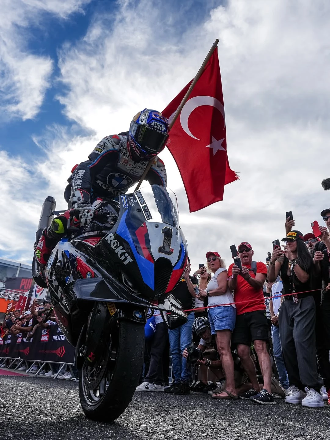 2025 WorldSBK Estoril | Toprak iki, Bulega 1 yarış kazandı! gallery image 0