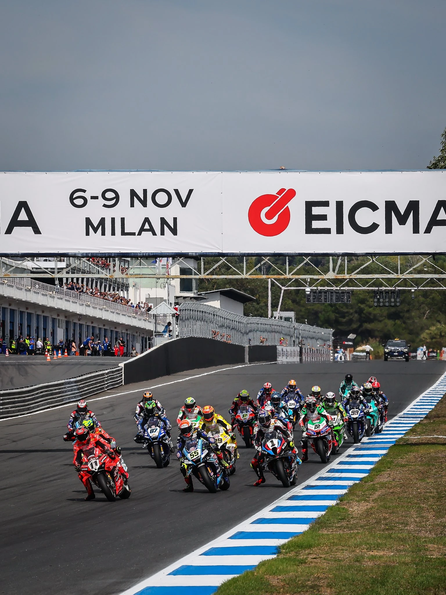 2025 WorldSBK Estoril | Toprak iki, Bulega 1 yarış kazandı! gallery image 1