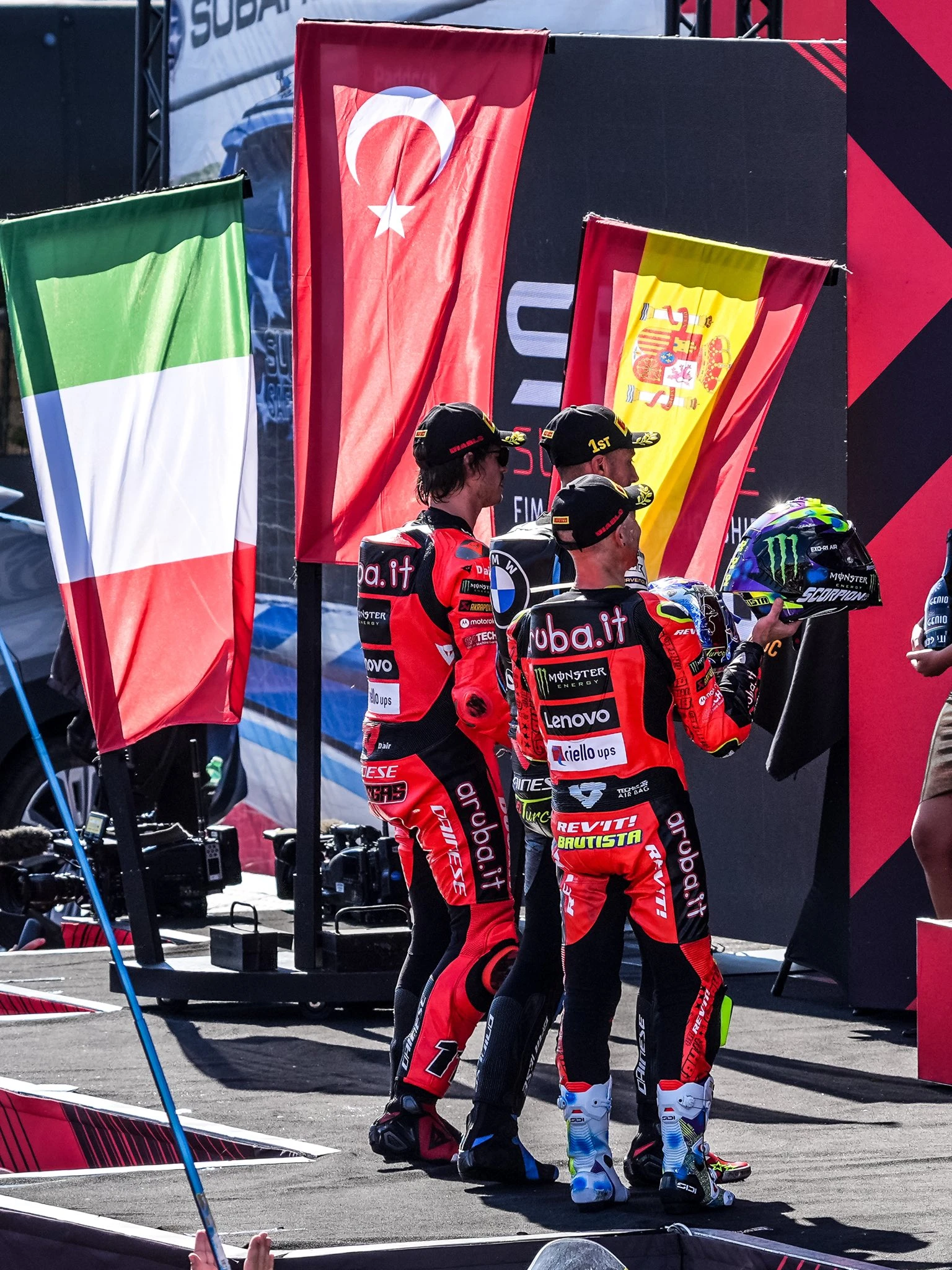2025 WorldSBK Estoril | Toprak iki, Bulega 1 yarış kazandı! gallery image 5