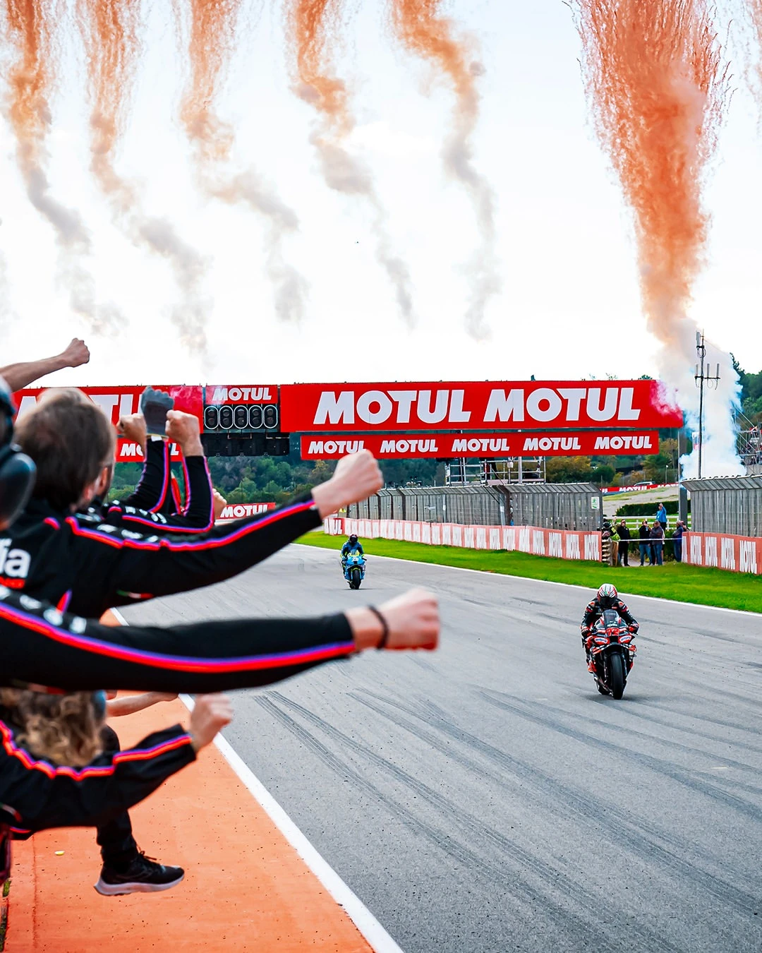 2025 MotoGP Valencia | Final yarışını Bezzecchi kazandı! gallery image 2