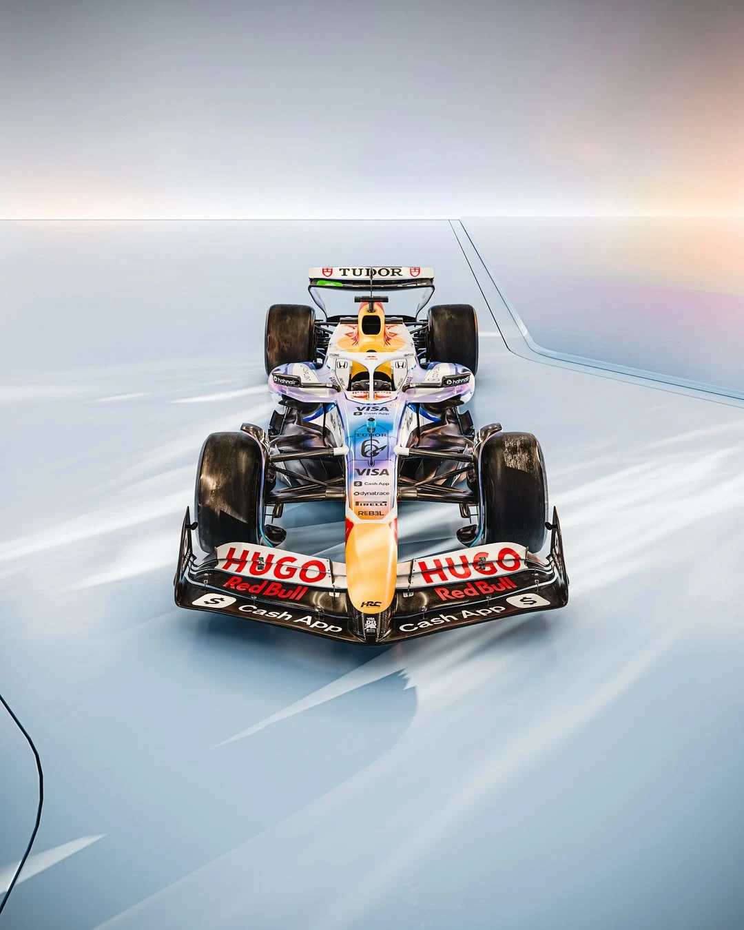 Racing Bulls, Las Vegas GP için Holografik İlhamlı Özel Tasarımını Tanıttı gallery image 0