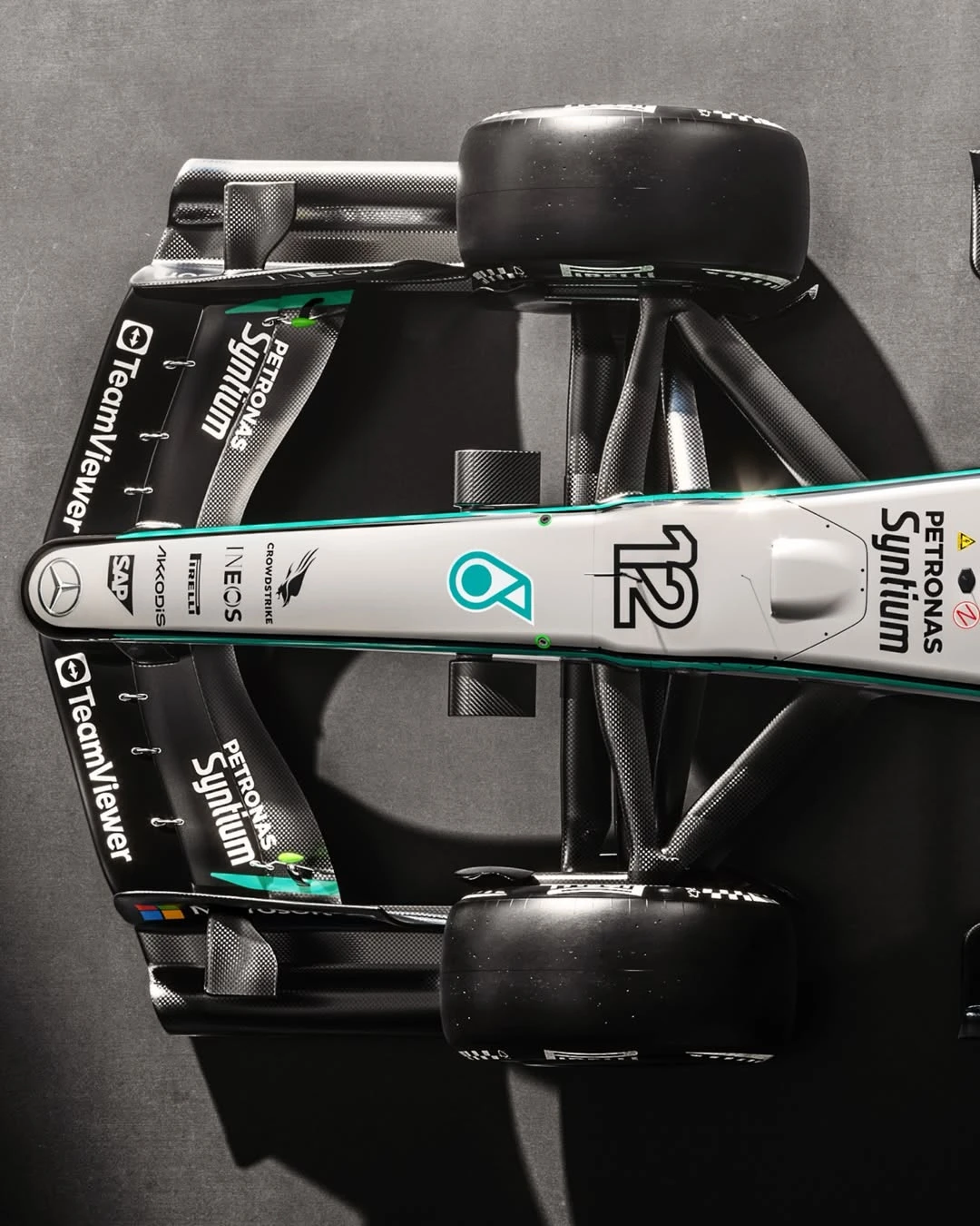 Mercedes, W17'nin renk düzenini tanıttı! gallery image 5