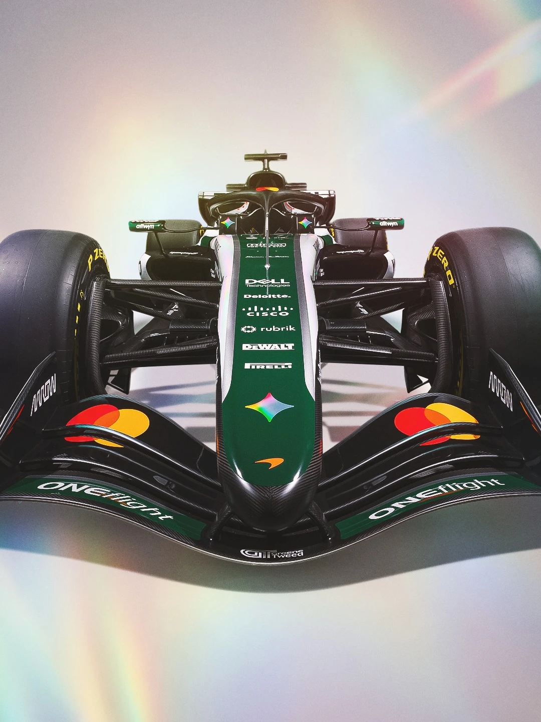McLaren, Britanya GPsi için M2B'den ilham alan özel tasarımını tanıttı! gallery image 0