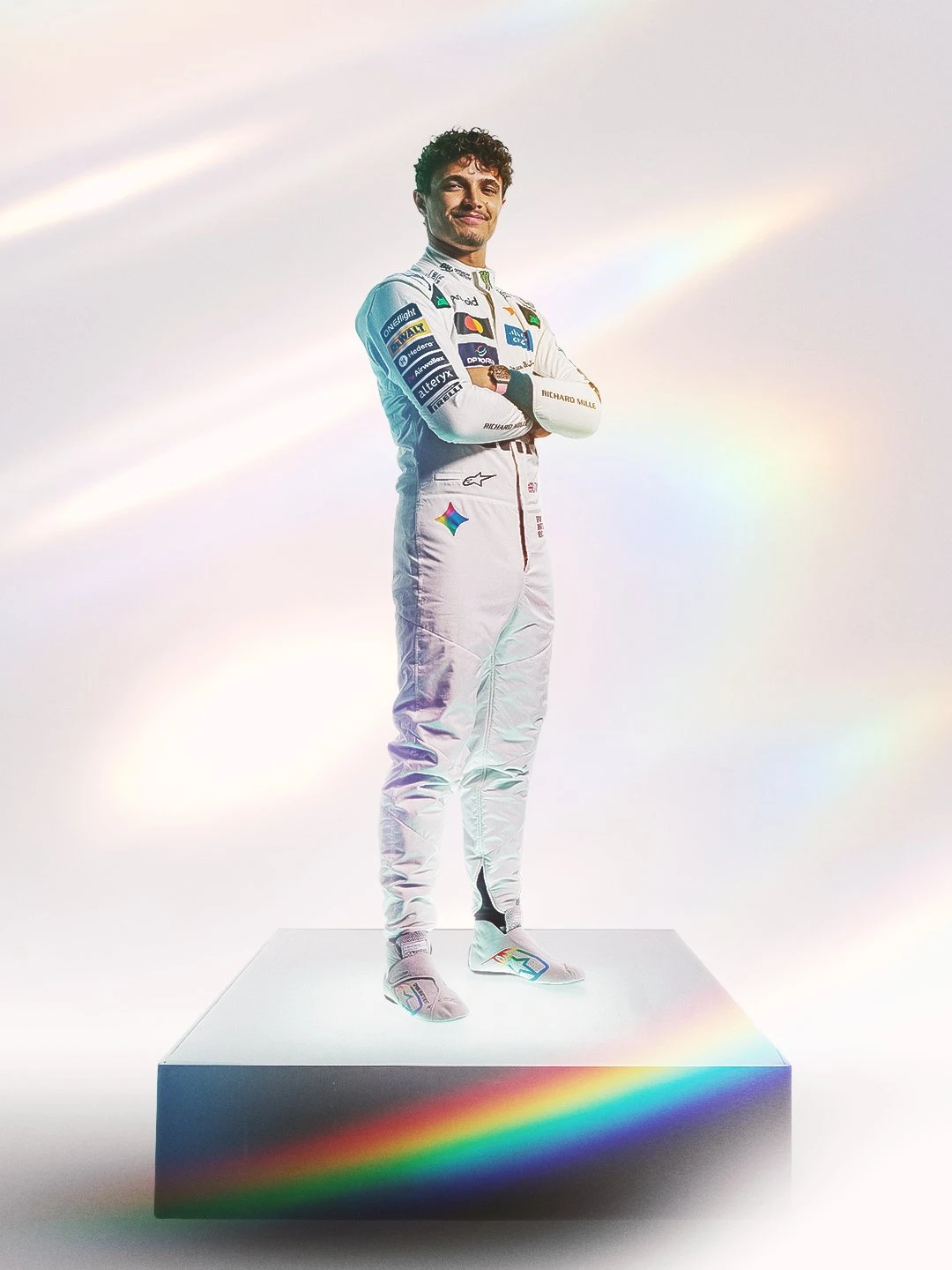 McLaren, Britanya GPsi için M2B'den ilham alan özel tasarımını tanıttı! gallery image 5
