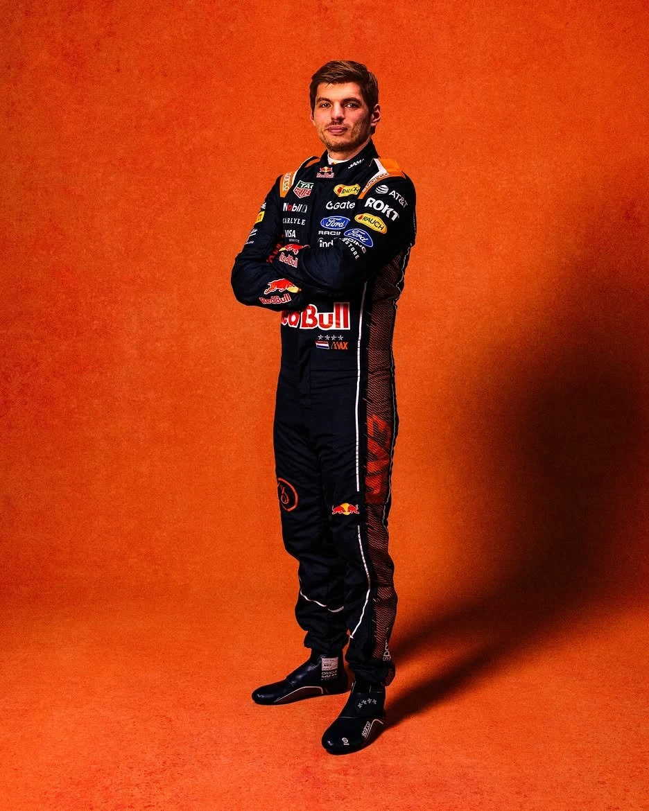 RED BULL HOLLANDA GP'SİNE ÖZEL TULUMLARINI TANITTI gallery image 0