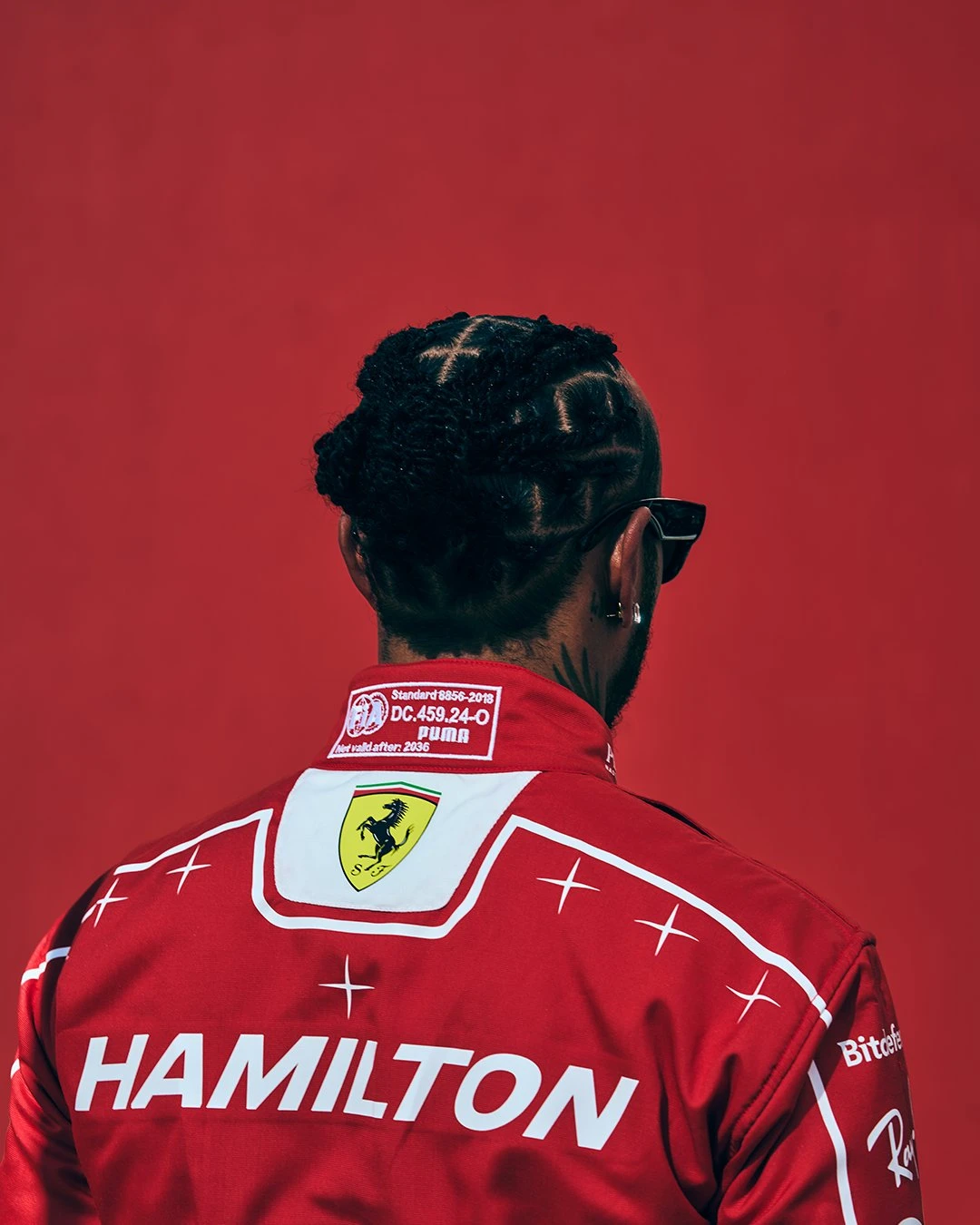FERRARI MONZA İÇİN ÖZEL TULUMLARINI TANITTI gallery image 2