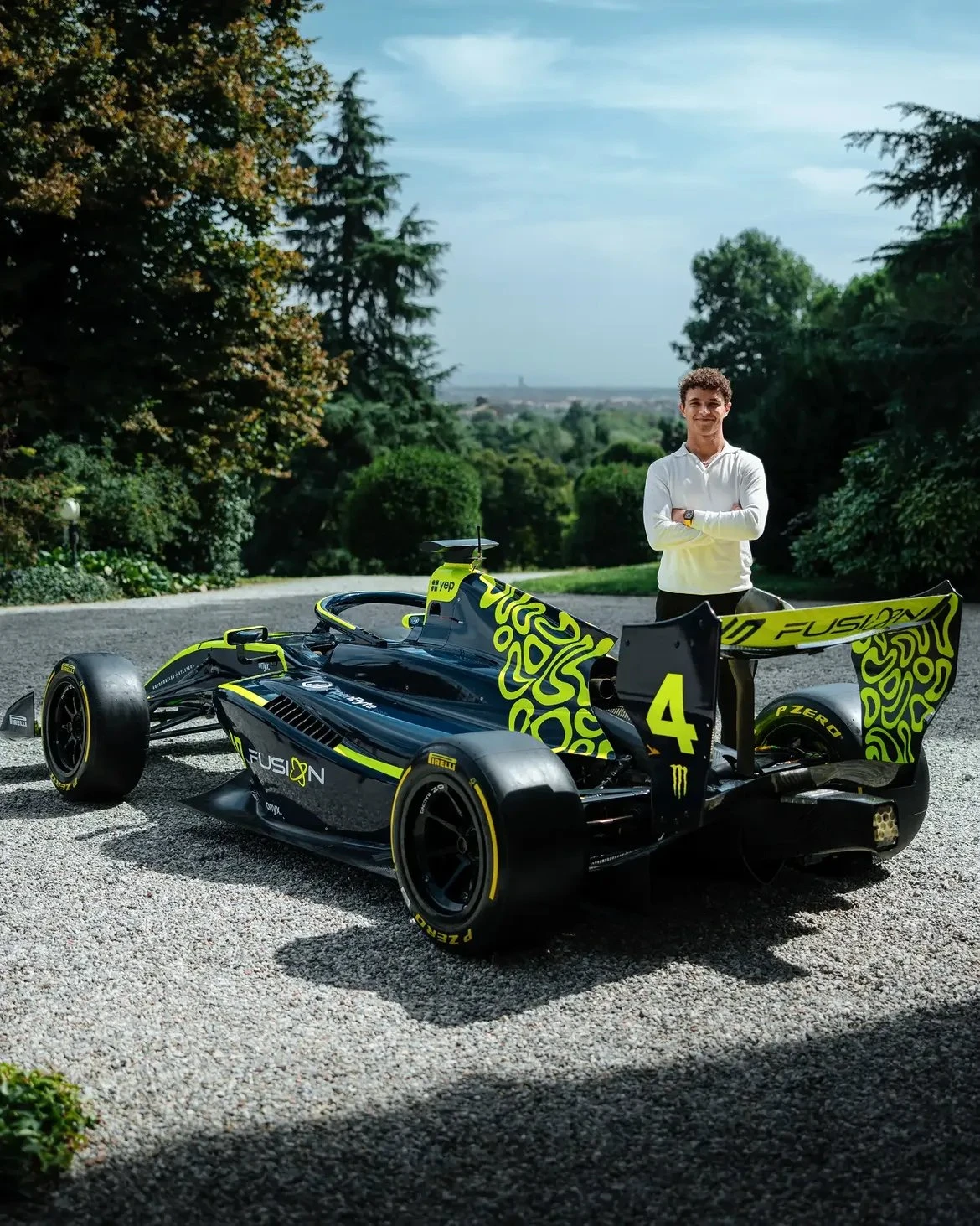 LANDO NORRIS KENDİ YARIŞ TAKIMINI KURDU gallery image 0