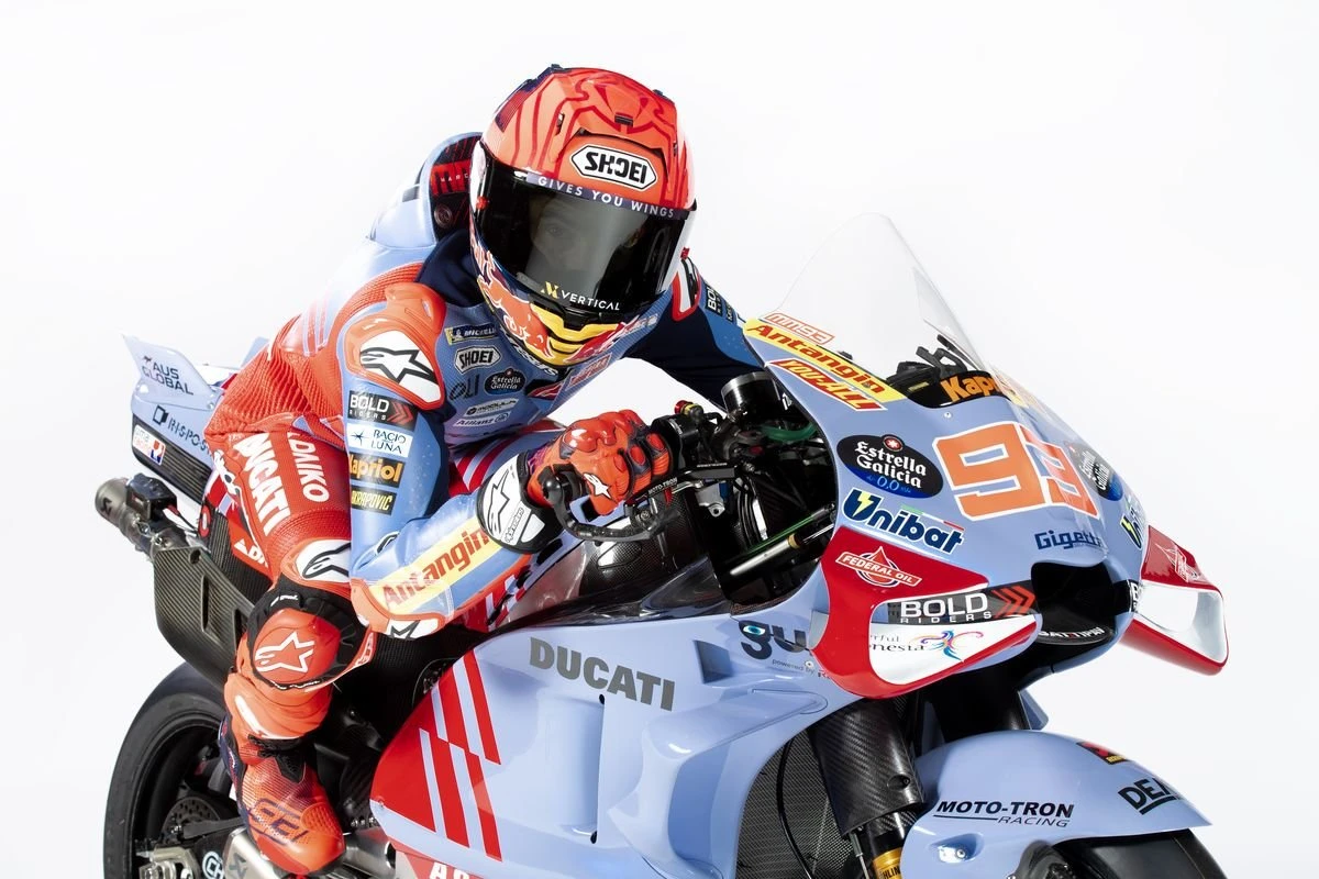 Marc Marquez'in motosikleti tanıtıldı! gallery image 2