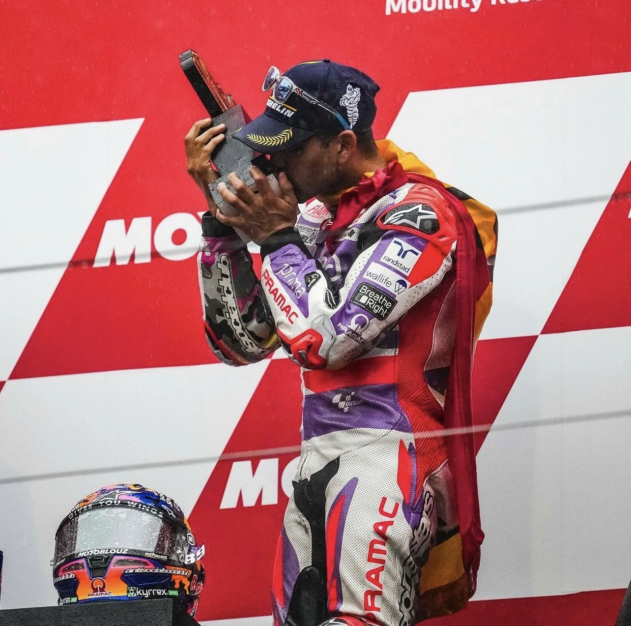 MotoGP Japonya | Yarışta 2 kırmızı bayrak çıktı, kazanan Jorge Martin oldu gallery image 13