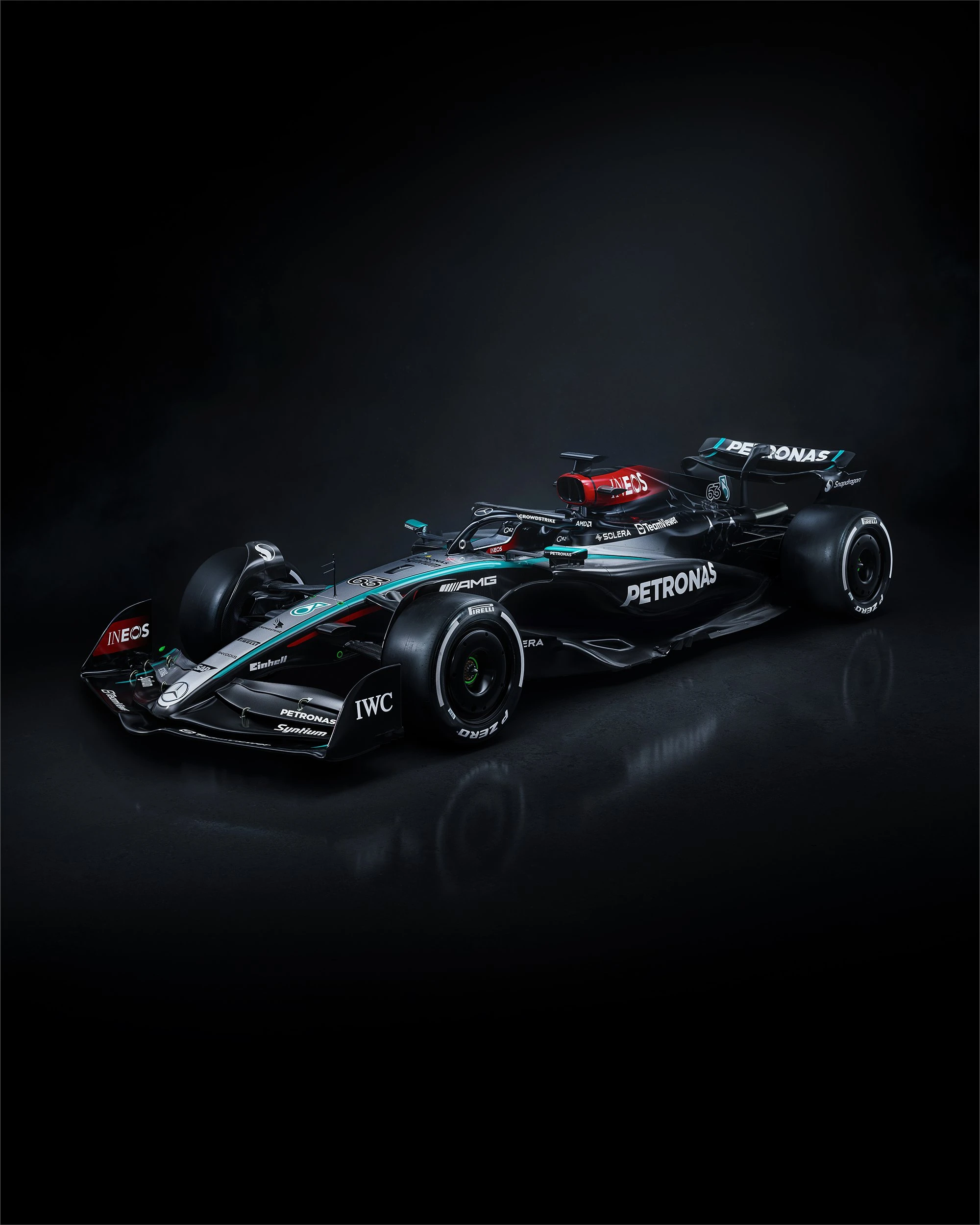 Hamilton'ın son Mercedes'i gallery image 1