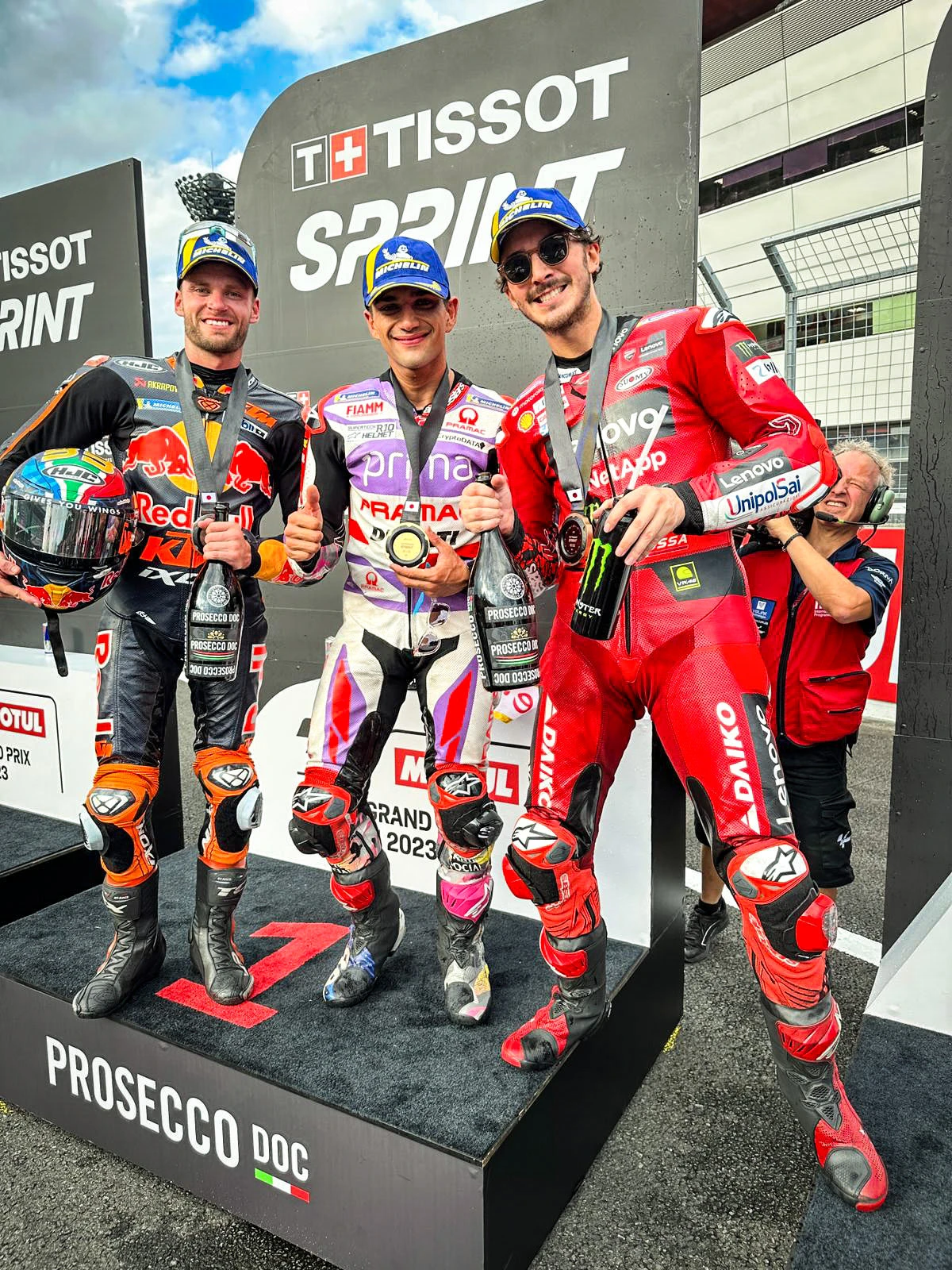 MotoGP Japonya | Yarışta 2 kırmızı bayrak çıktı, kazanan Jorge Martin oldu gallery image 5