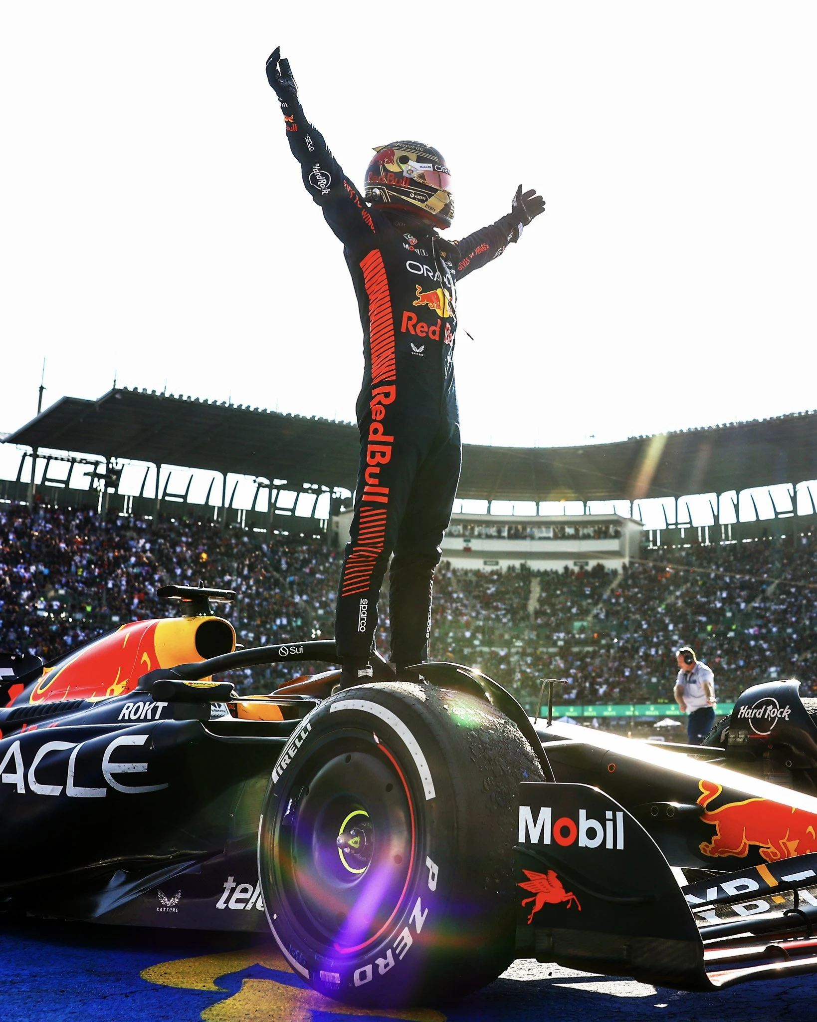 F1 Meksika | Verstappen lider, Hamilton ve Leclerc podyumda gallery image 4