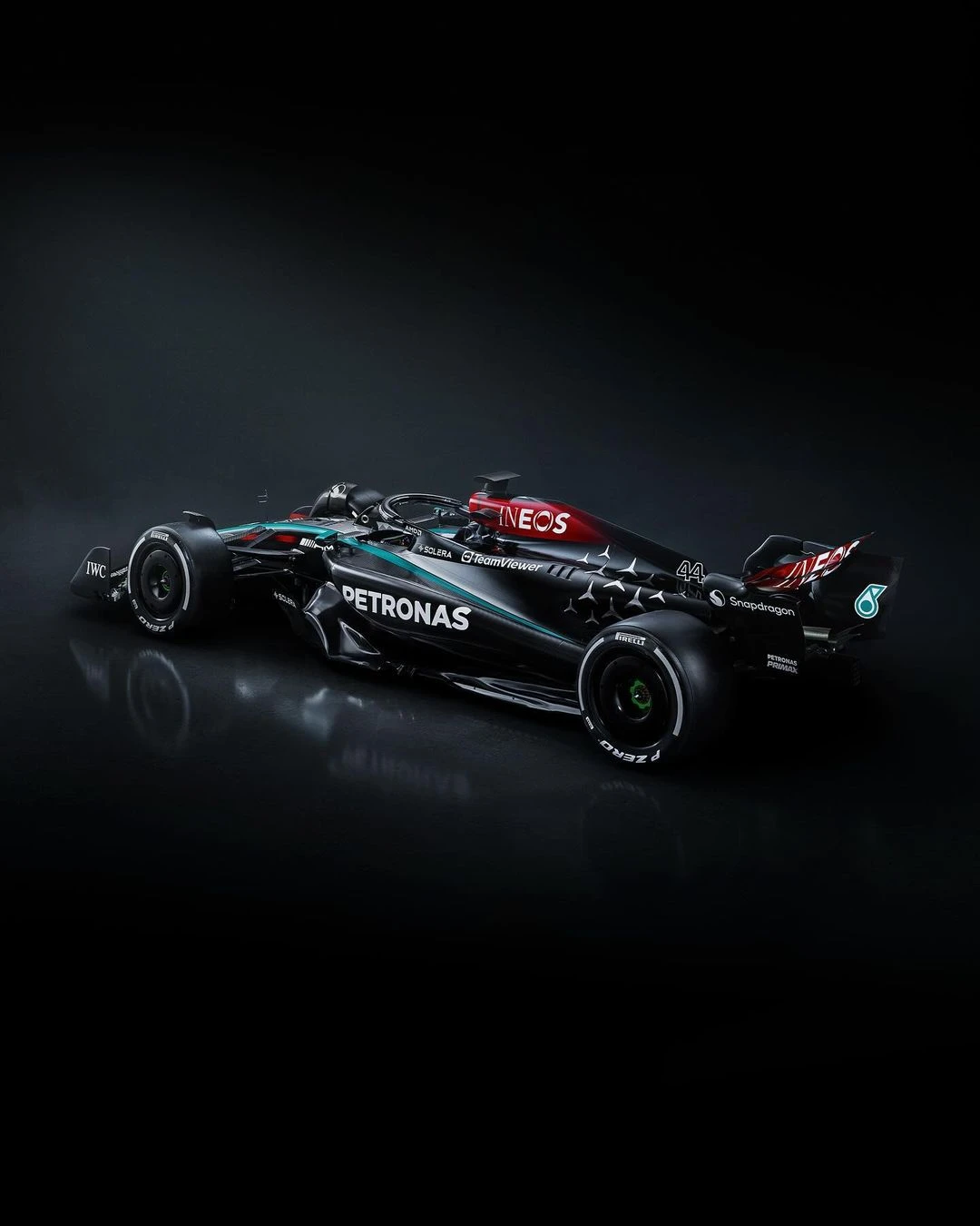 Hamilton'ın son Mercedes'i gallery image 3